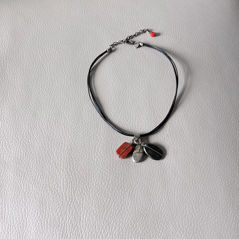 Leather and metal necklace